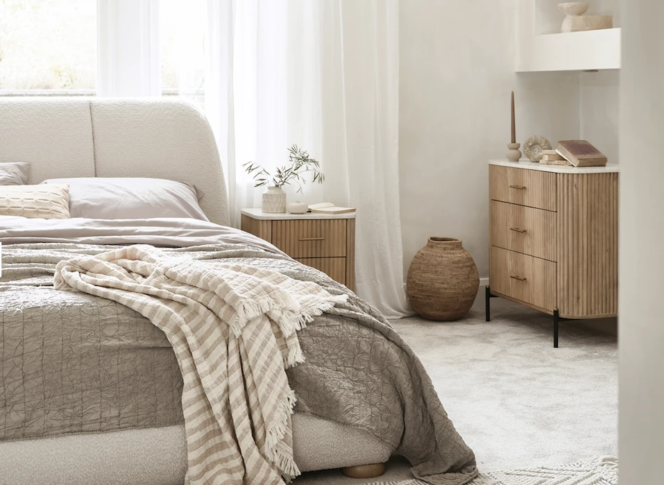 Reed Chunky Boucle Bedstead